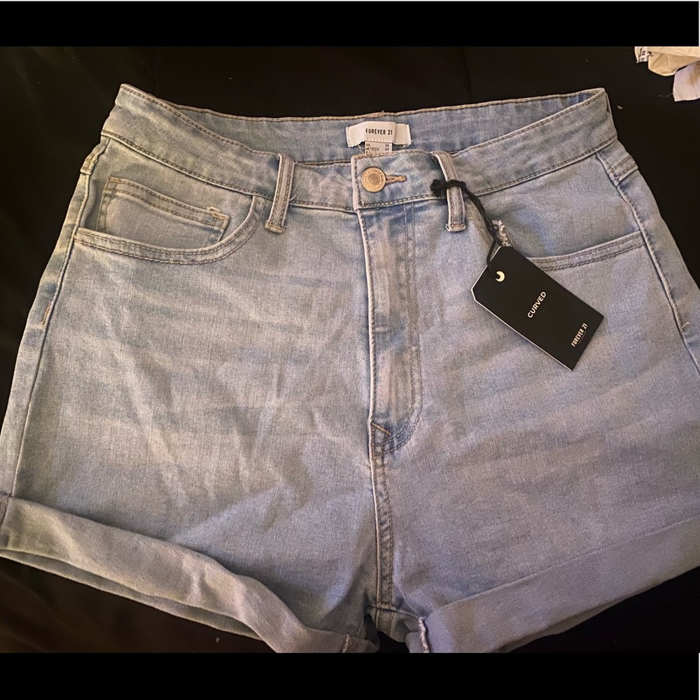 New forever 21 shorts. Size US 30